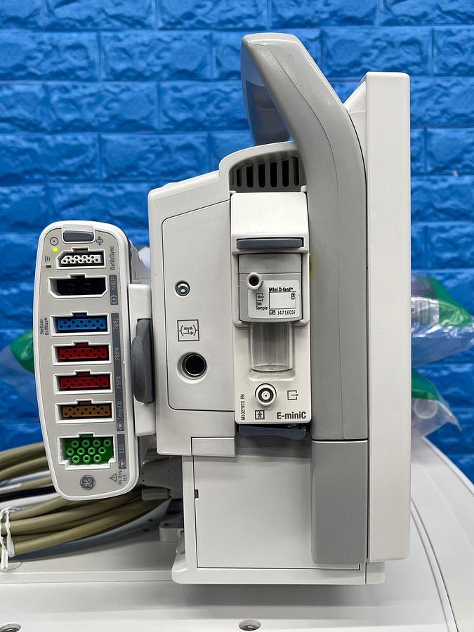 Used  GE Aespire View Anesthesia YOM: 2015 Include GE B450 Patient Monitor With E-miniC Gas Module And Leads YOM: 2015 