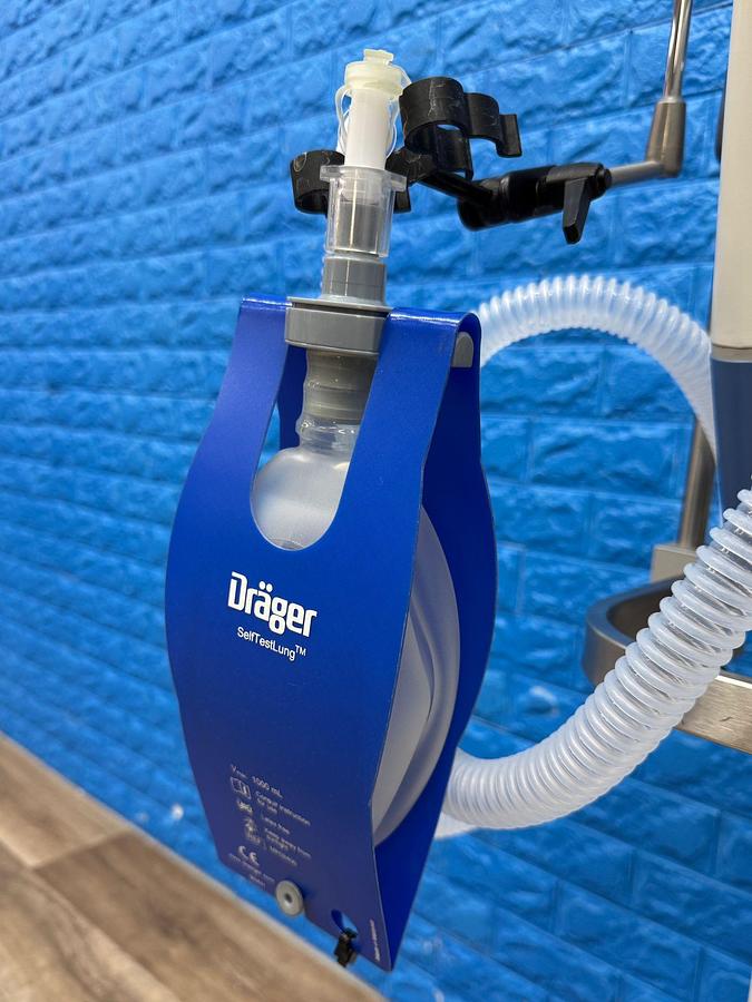 Used Dräger Carina Ventilator  Hours: 52 YOM: 2018 