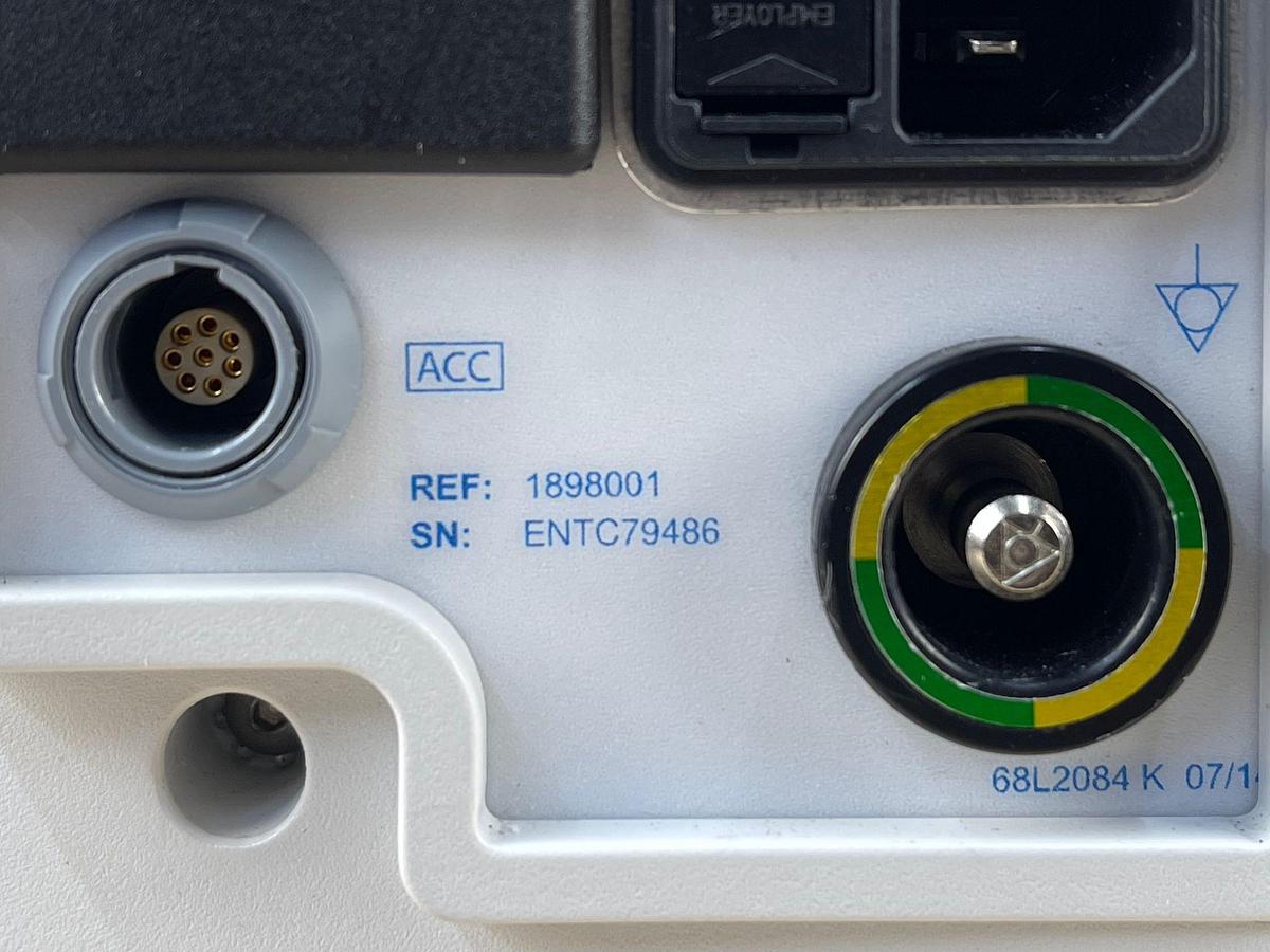 Used MEDTRONIC IPC REF: 1898001 Straight Shot M5 Hand piece REF: 1899200 Footswitch REF: 1898430 IPC