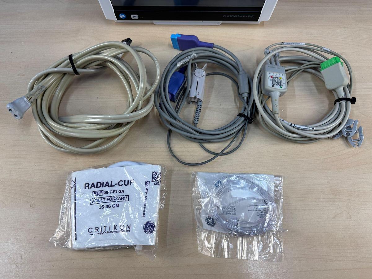 Used GE B450 Patient Monitor YOM: 2018 Include GE E-MINIC Gass Module YOM: 2014