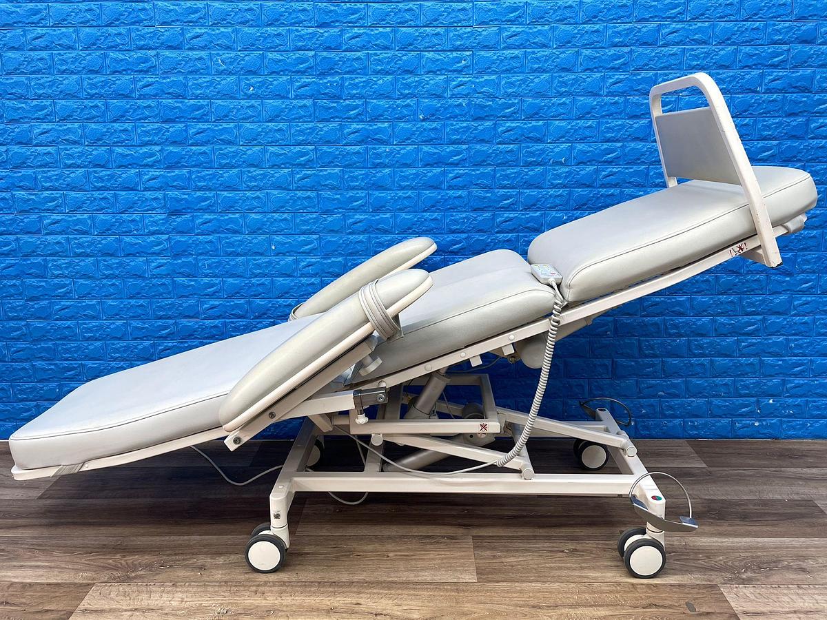Used Digiterm Comfort-4B Dialysis chair with remote 