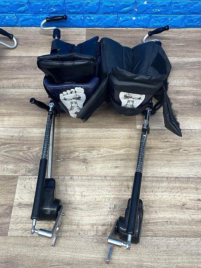 Used F-YFES-RT Finned Stirrup Foot Stand