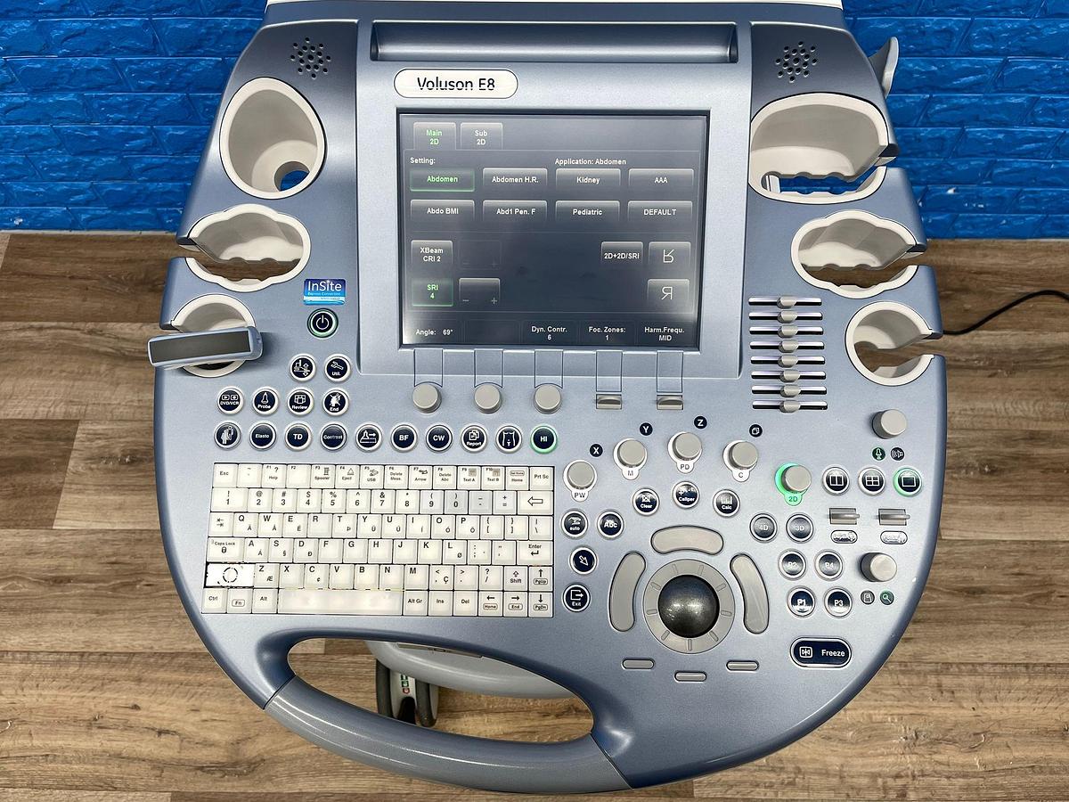 Used GE Voluson E8, YOM: 2011