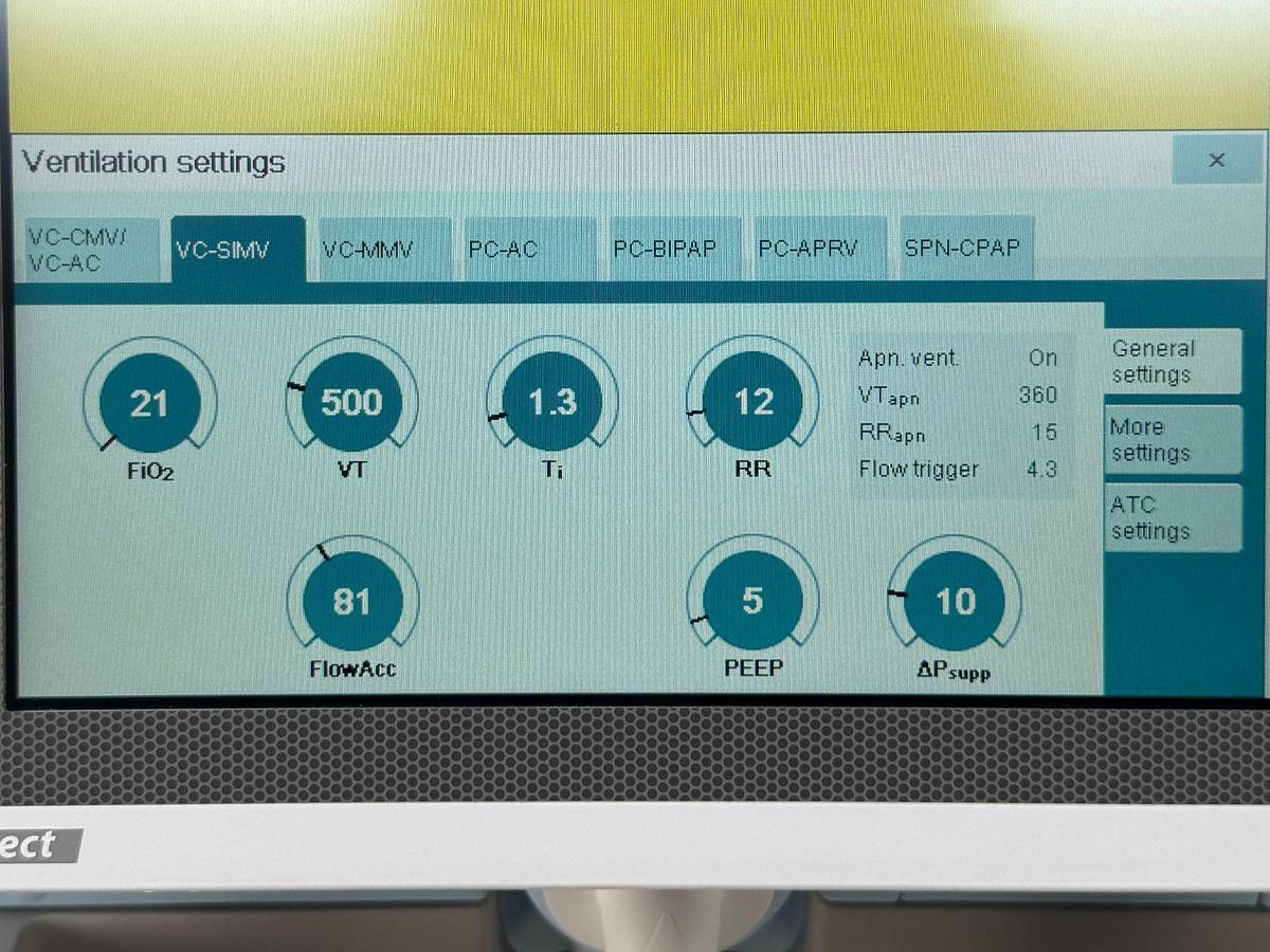 Used Dräger Savina 300 Ventilator Hours: 990 YOM: 2020