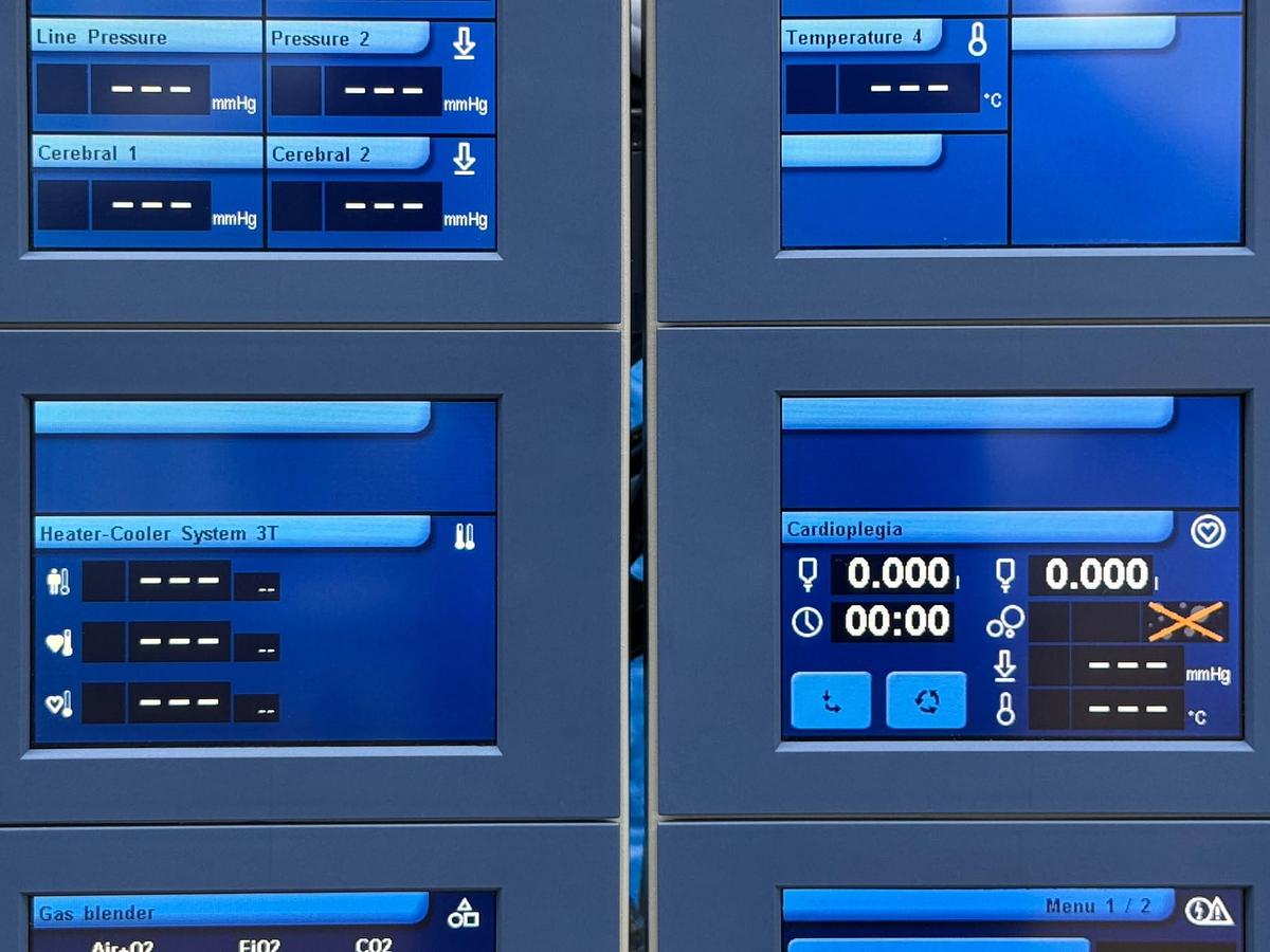 Used LivaNova Sorin Stockert S5 Heart Lung machine 2x S5 RP150 Pumps 2x S5 DRP85 Dual Pumps Sorin CP5 Sorin SP6 Bubble Detector SN: 28E03054 YOM: 2013