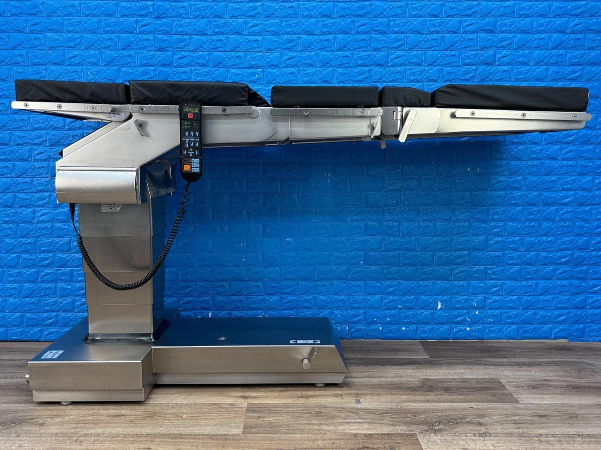 Used Schaerer Axis Table REF: Axis 500 YOM: 2008