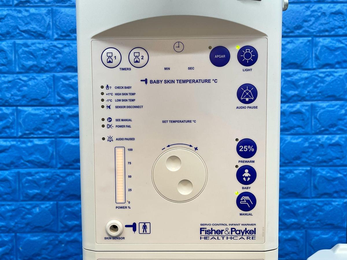 Used FISHER & PAYKEL Healthcare Cosy Cot, REF: IW932AEK YOM: 2016 Infant Resuscitator