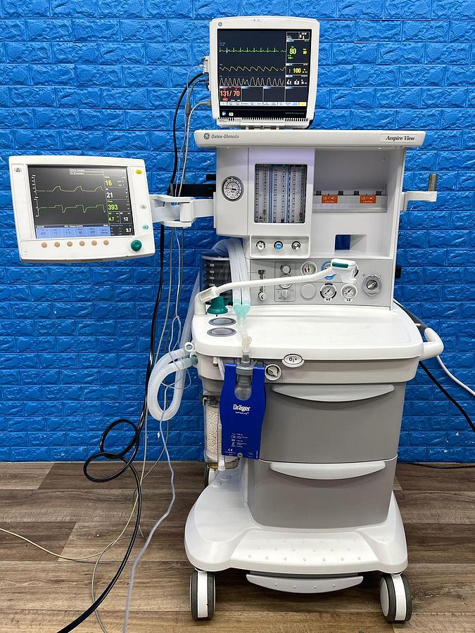 Used  GE Aespire View Anesthesia YOM: 2015 Include GE B450 Patient Monitor With E-miniC Gas Module And Leads YOM: 2015 