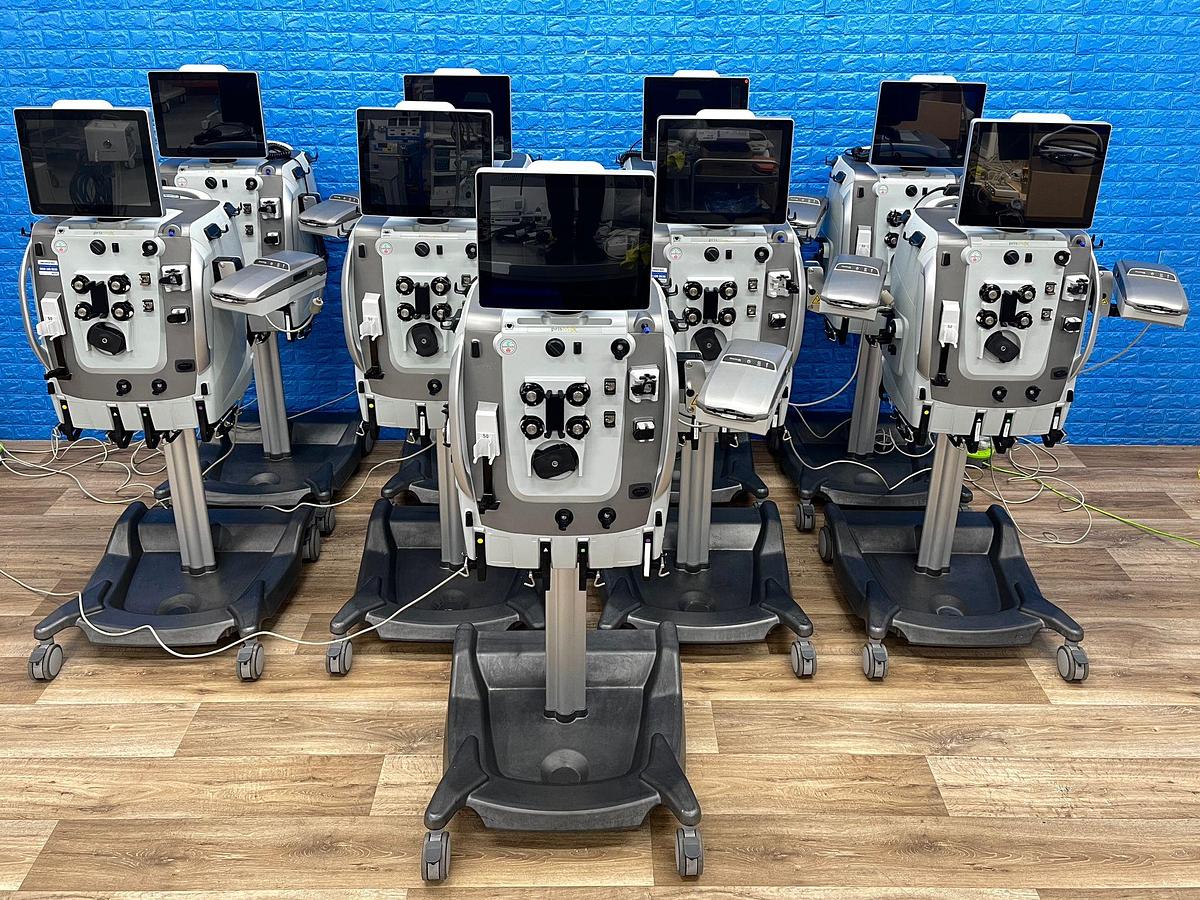 Used 9x Baxter PrismaX CRRT Dialysis Machines YOM: 2019