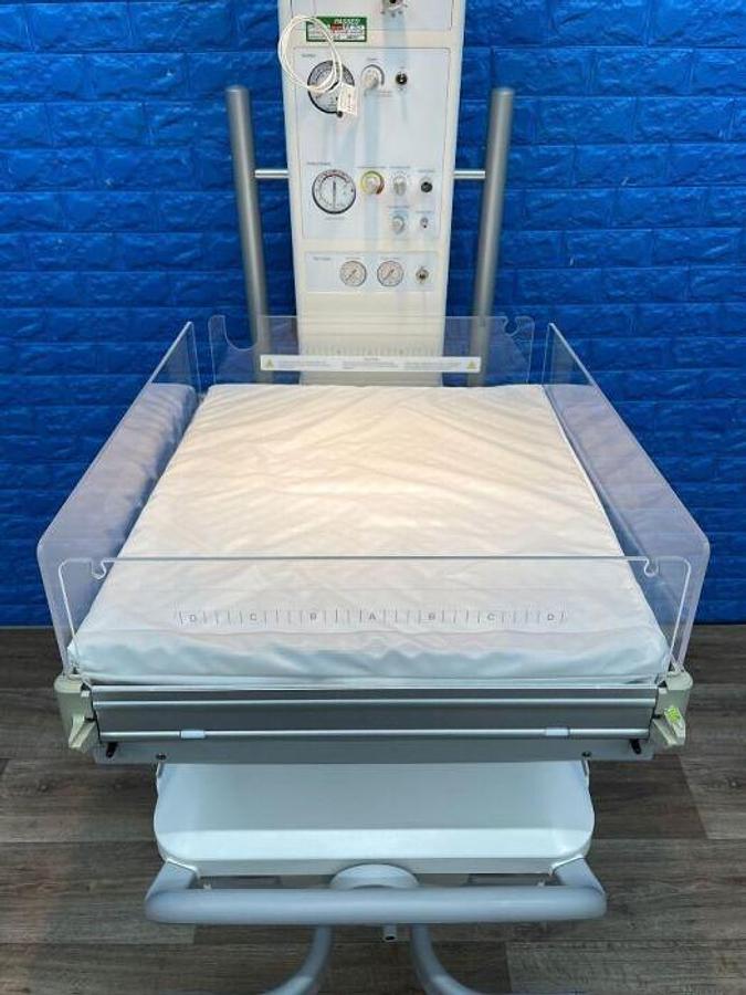 Used 2021 - DRAGER Resuscitaire