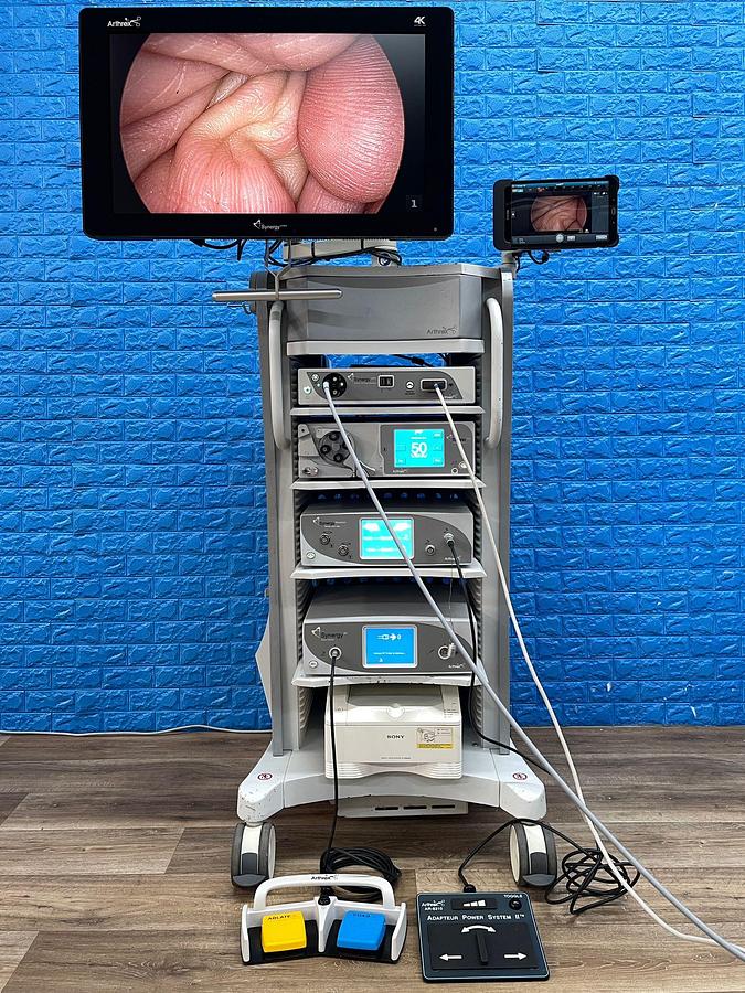 Used ARTHREX Synergy UHD4 4K Tower LED 4K Monitor 32 inch YOM: 2018