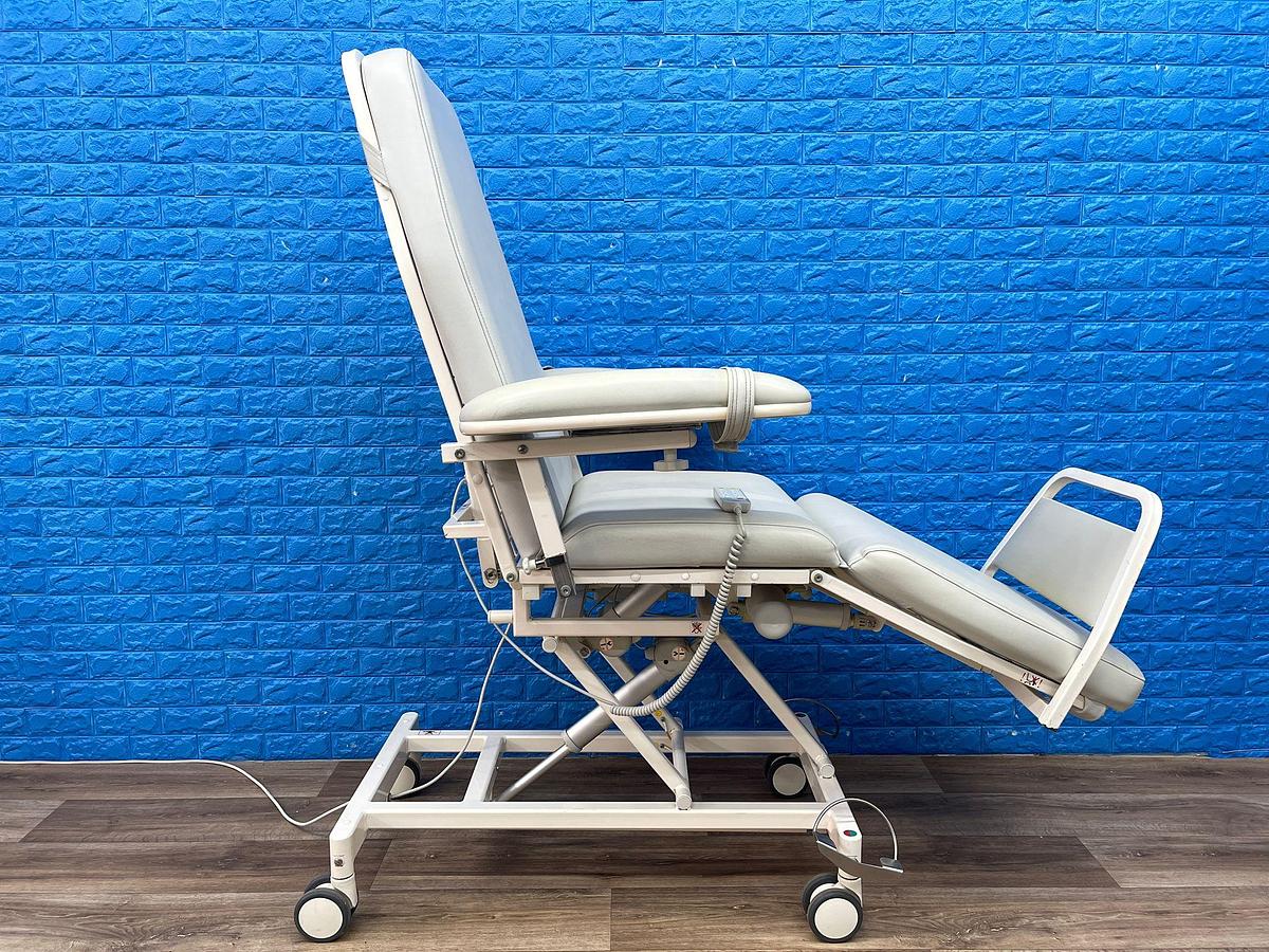 Used Digiterm Comfort-4B Dialysis chair with remote 