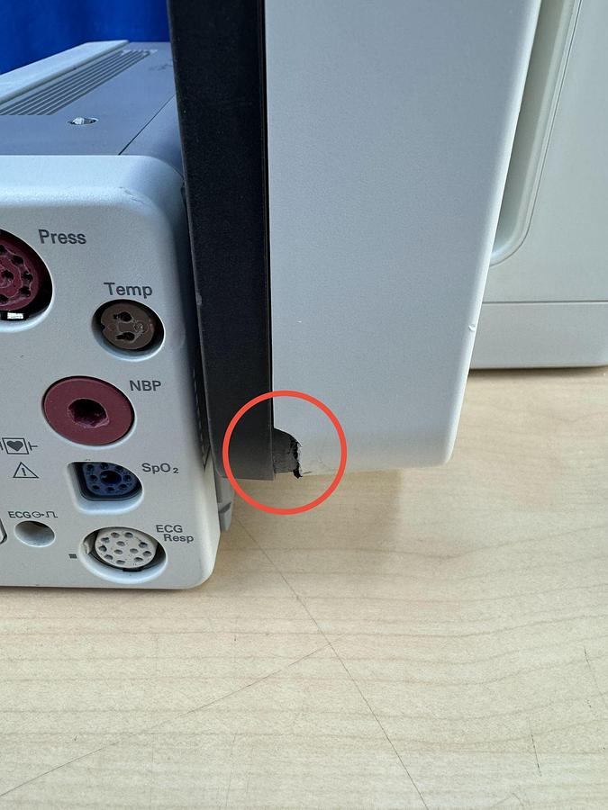 Used Philips IntelliVue MX800 Patient Monitor YOM: 2011  -2 Pieces  Without Leads  -4 Pieces  With Leads  Total = 6 Pieces