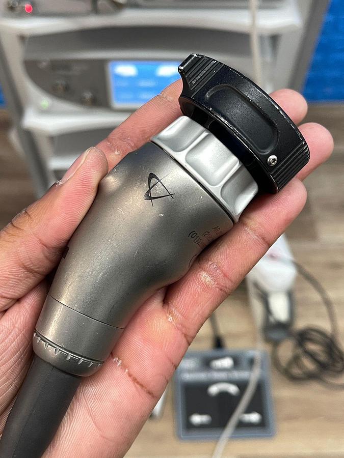 Used ARTHREX Synergy UHD4 4K Tower LED 4K Monitor 32 inch YOM: 2018