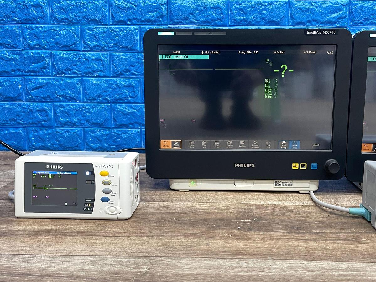 Used Philips MX 700 Patient Monitor YOM: 2012