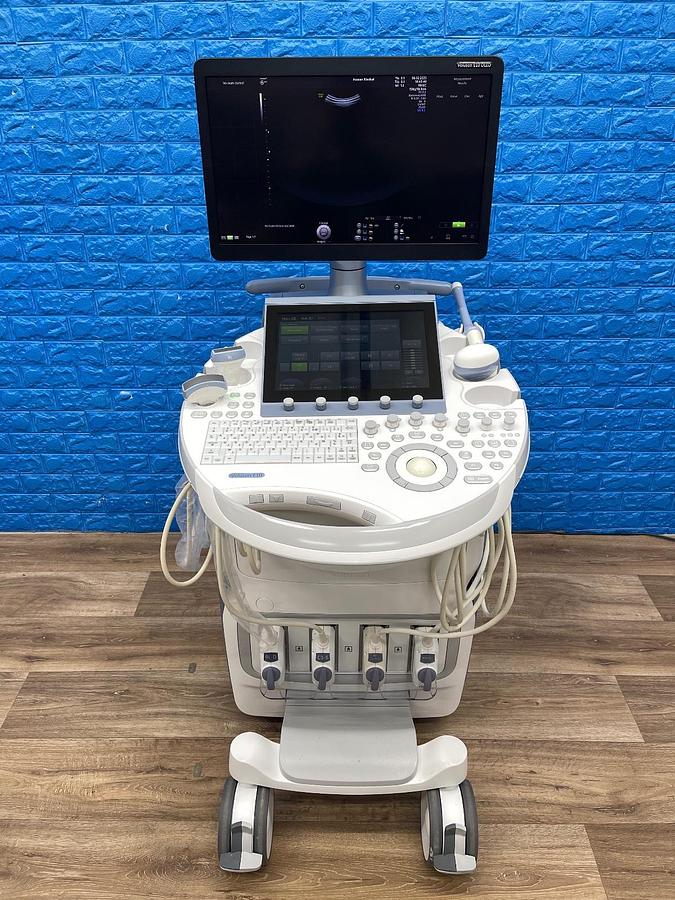 Used GE Voluson E10 OLED BT19 HD LIVE, YOM: 2017