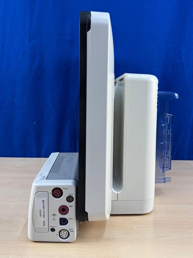 Used Philips IntelliVue MX800 Patient Monitor YOM: 2011  -2 Pieces  Without Leads  -4 Pieces  With Leads  Total = 6 Pieces