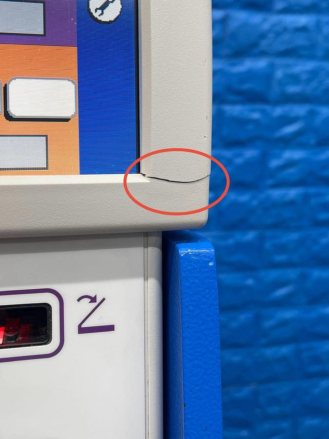 Used COVIDIEN ForceTriad YOM: 2013 with Mono Polar Footswitch and Bipolar Footswitch