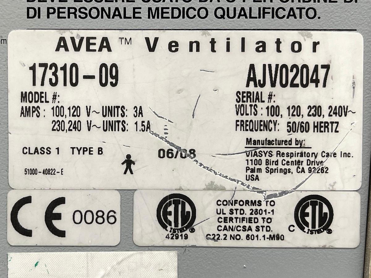 Used AVEA Carefusion Vaisys Ventilator