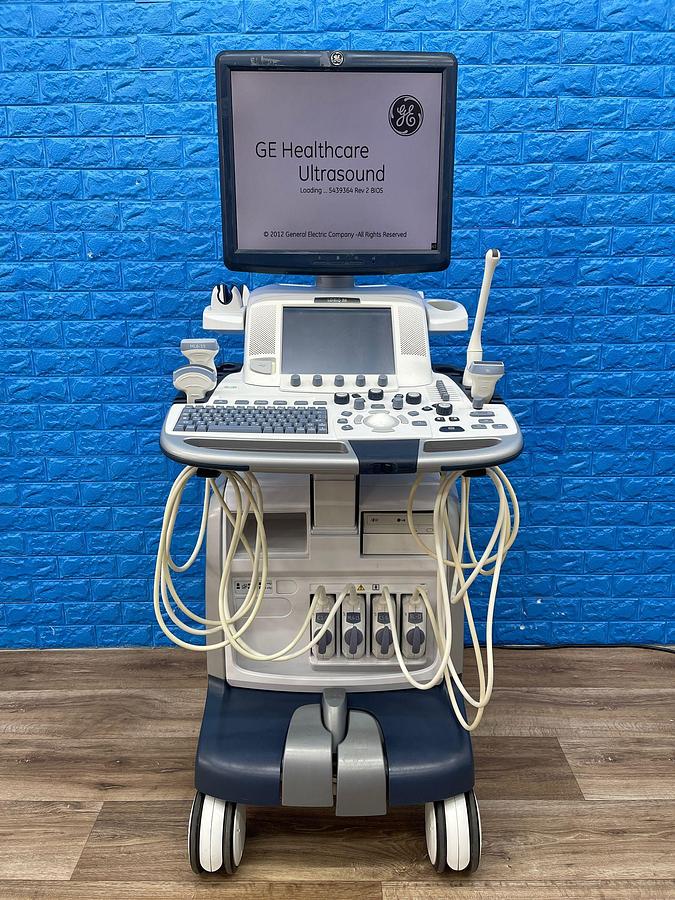 Used GE Logiq E9  YOM: 2014 With 4 Probes.