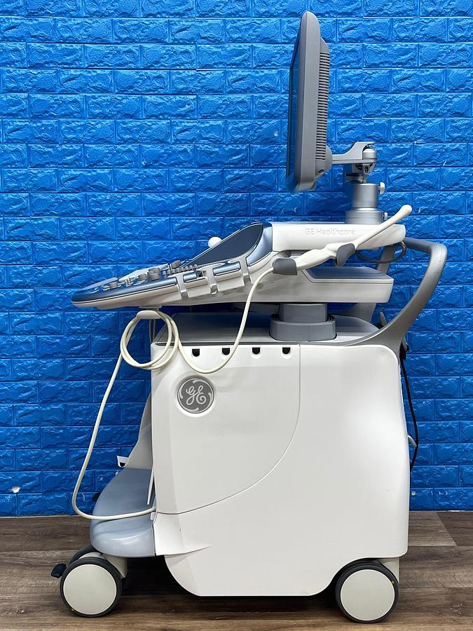 Used GE Datex Ohmeda Voluson E6 Ultrasound YOM: 2015 Probes RAB6-D YOM: 2015 IC5-9-D YOM: 2015