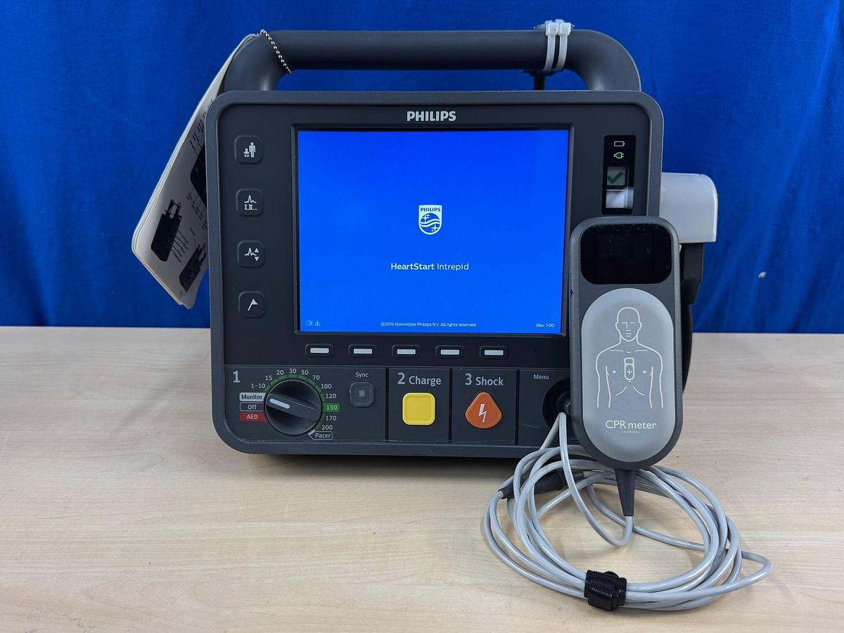 Used Philips HeartStart Intrepid Defibrillator With Efficia External Paddles YOM: 2019 