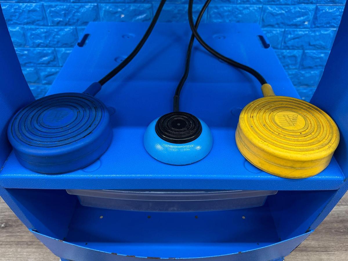 Used Covidien Force Triad SW: 4.00.03 YOM: 2012