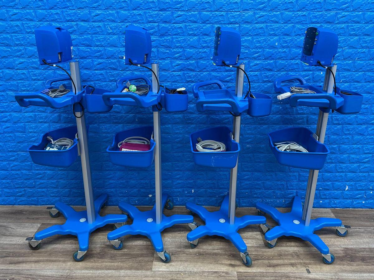 Used GE CareScape V100 Monitor REF: 2038172-001 - 4 Pieces