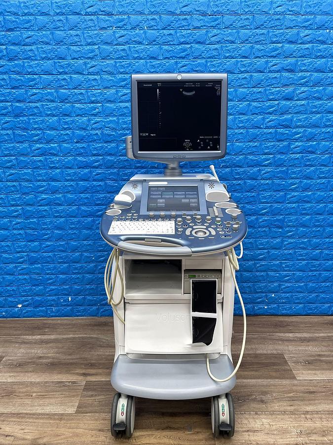 Used GE Datex Ohmeda Voluson E6 Ultrasound YOM: 2015 Probes RAB6-D YOM: 2015 IC5-9-D YOM: 2015