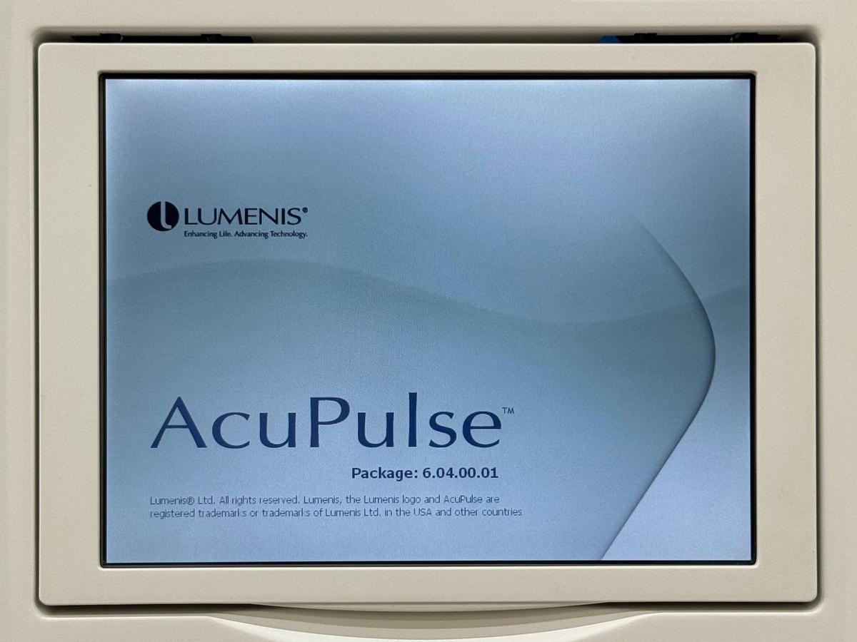 Used Lumenis ACUPULSE DUO Laser 40 Watt REF: SA-10014050 YOM: 2015 SN: 175 Include: Acupulse SurgiTouch Flash Scanner SN: 2118A Acuspot 712 Micromanipulator SN: 846 4x CO2 Laser Glasses