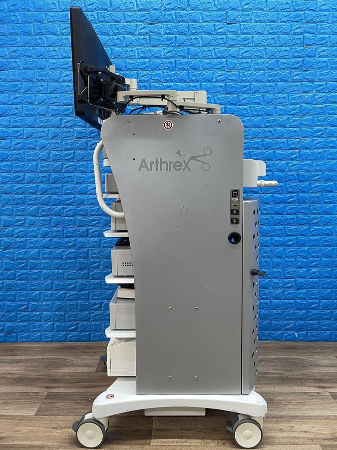 Used ARTHREX Synergy UHD4 4K Tower LED 4K Monitor 32 inch YOM: 2018