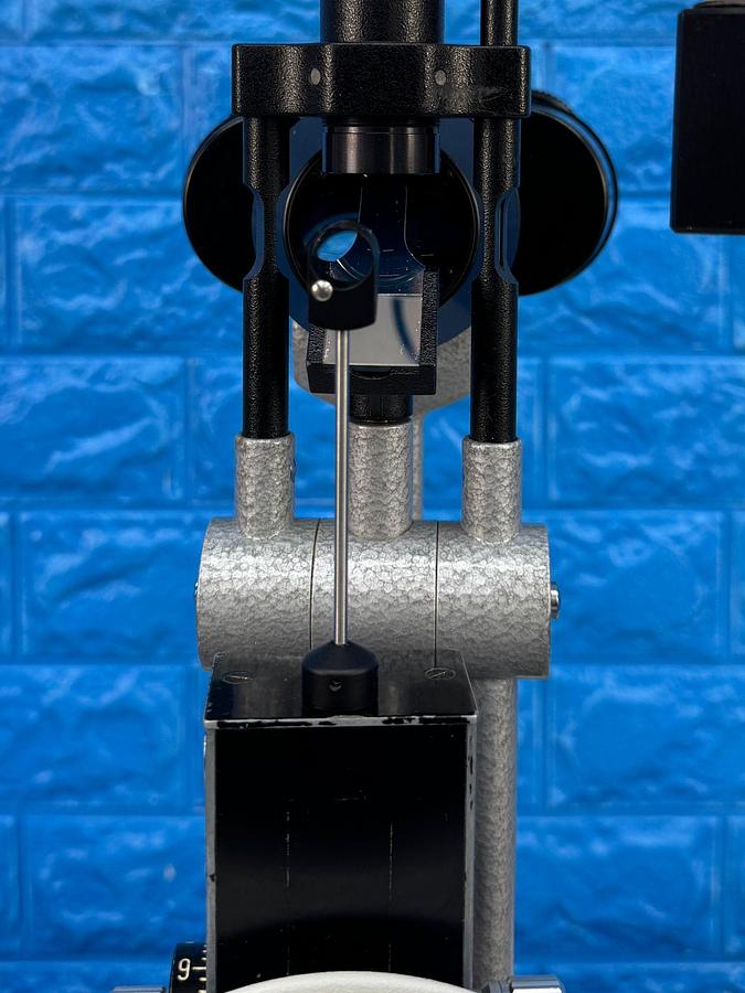 Used  Haag Streits Slit Lamp BM 900 REF: 7200013 YOM: 2010