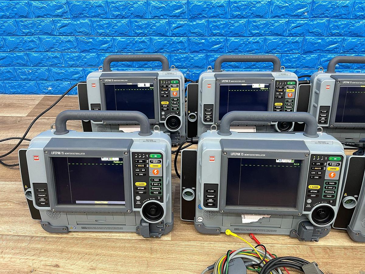 Used PHYSIO-CONTROL Lifepak 15 Defibrillator 6x 2018 2x 2013 V15-2 Defibrillator