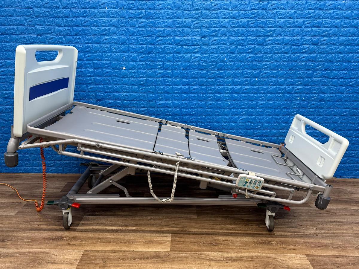 Used Huntleigh / Arjo Enterprise 5000 Bed YOM: 2009 