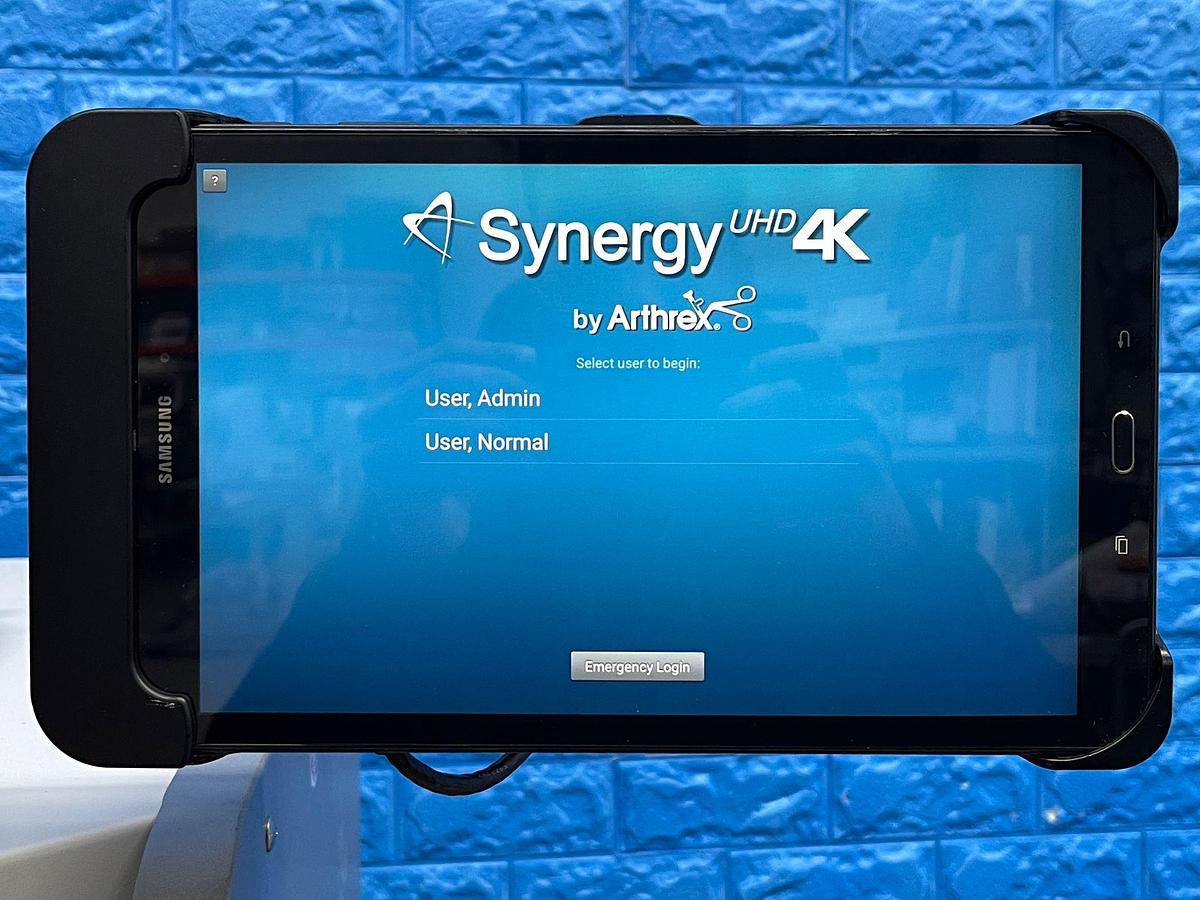 Used ARTHREX Synergy UHD4 4K Tower LED 4K Monitor 32 inch YOM: 2018