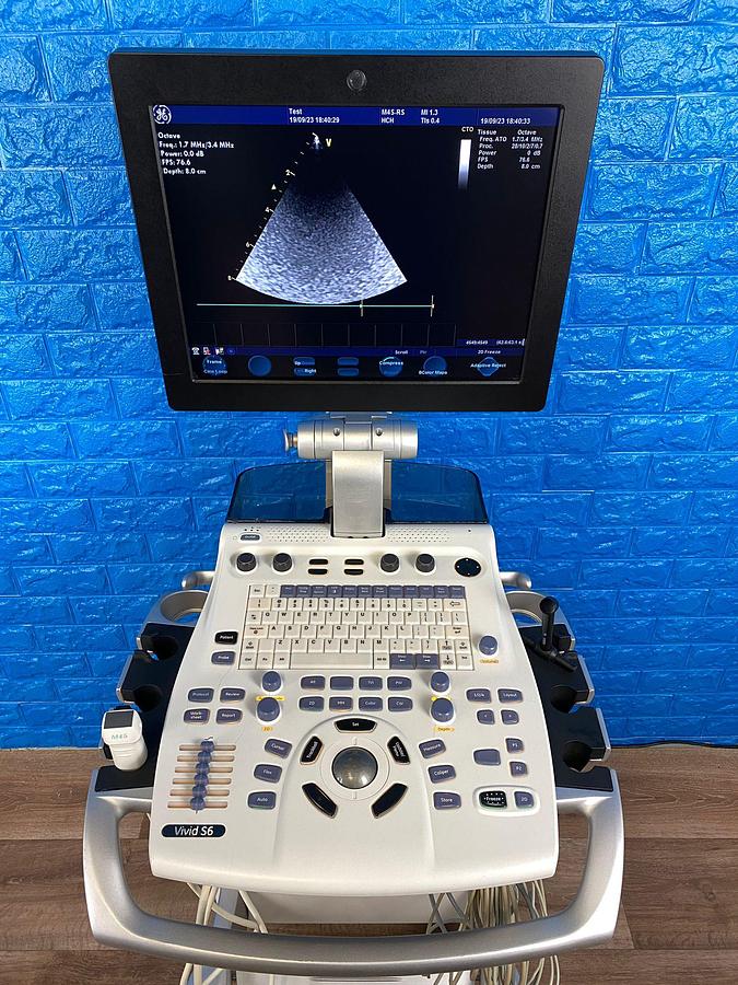 Used GE VIVID S6 YOM: 2013 Includes: M4S Cardiac Probe