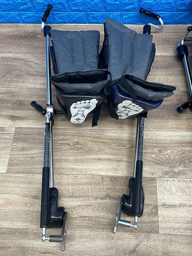 Used F-YFES-RT Finned Stirrup Foot Stand