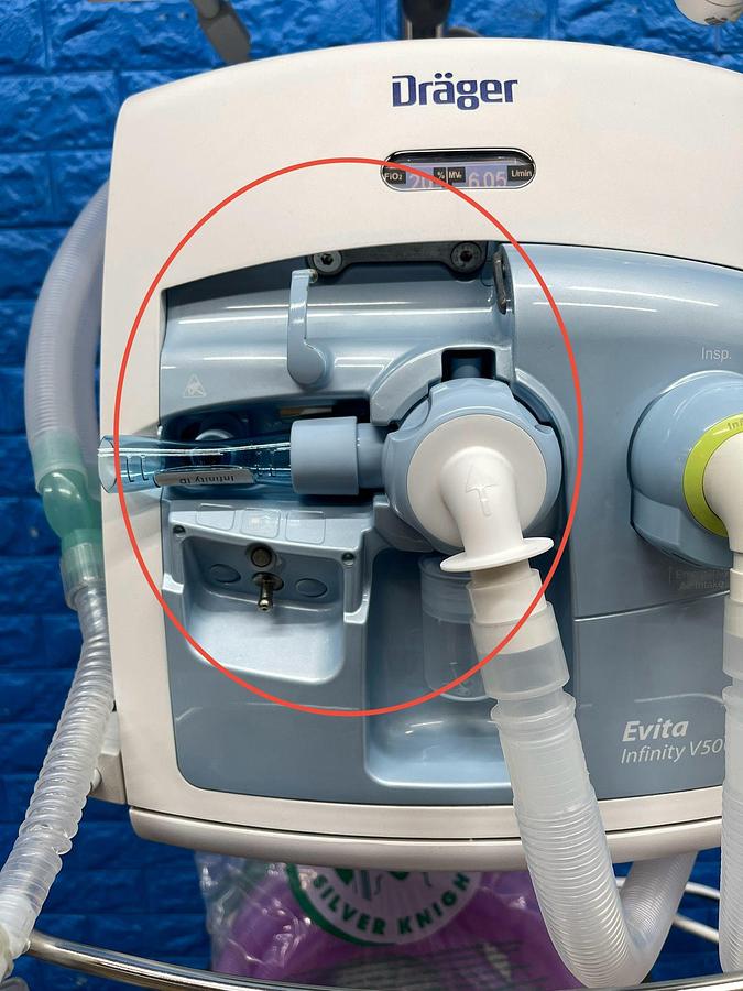 Used Dräger Evita V500 Ventilator SW: S02.51.01 Hours: 33367 YOM: 2013 SN: ASEE-0086