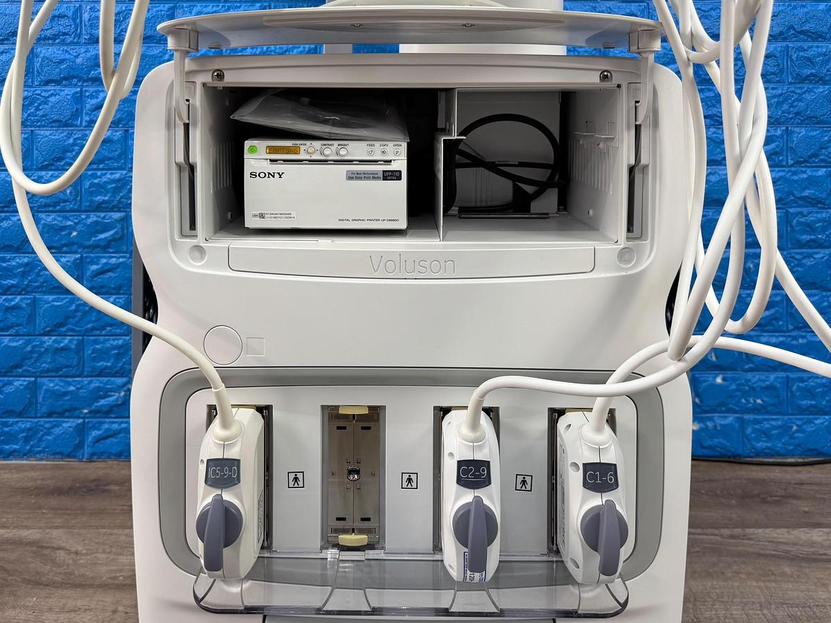 Used GE Voluson E8 Ultrasound YOM: 2019  Probes  - C1-6-D YOM: 2019 - C2-9-D YOM: 2014 - IC5-9-D 