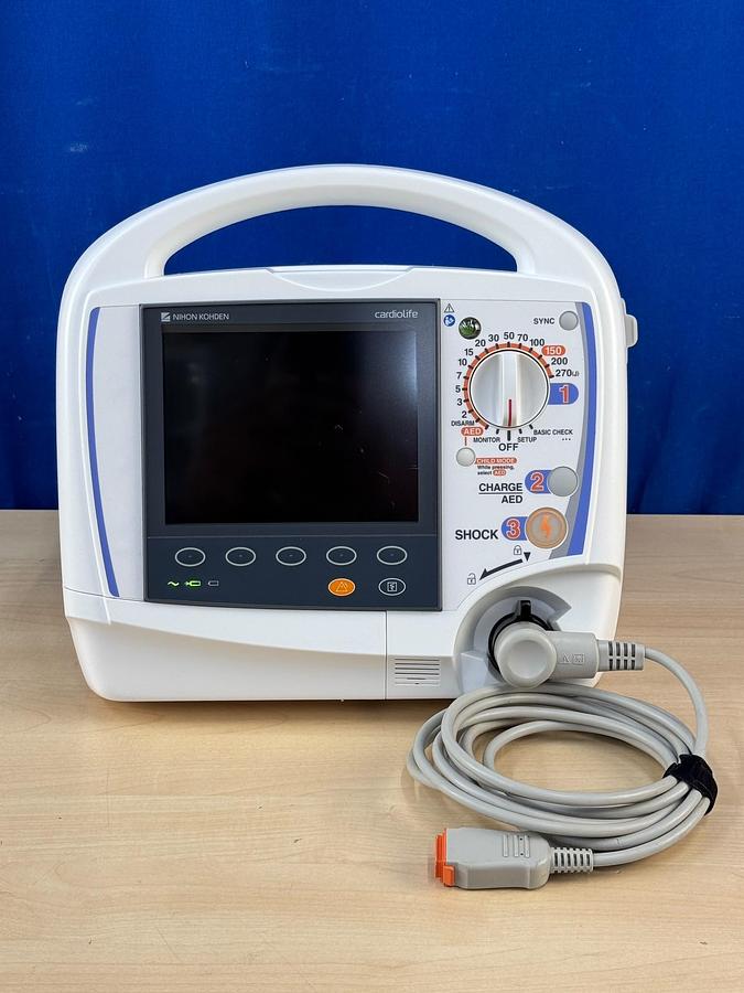 Used Nihon Kohden Cardiolife Defibrillator Model: TEC-5621 YOM: 2019