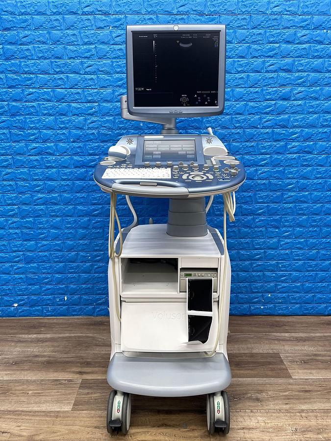 Used GE Datex Ohmeda Voluson E6 Ultrasound YOM: 2015 Probes RAB6-D YOM: 2015 IC5-9-D YOM: 2015