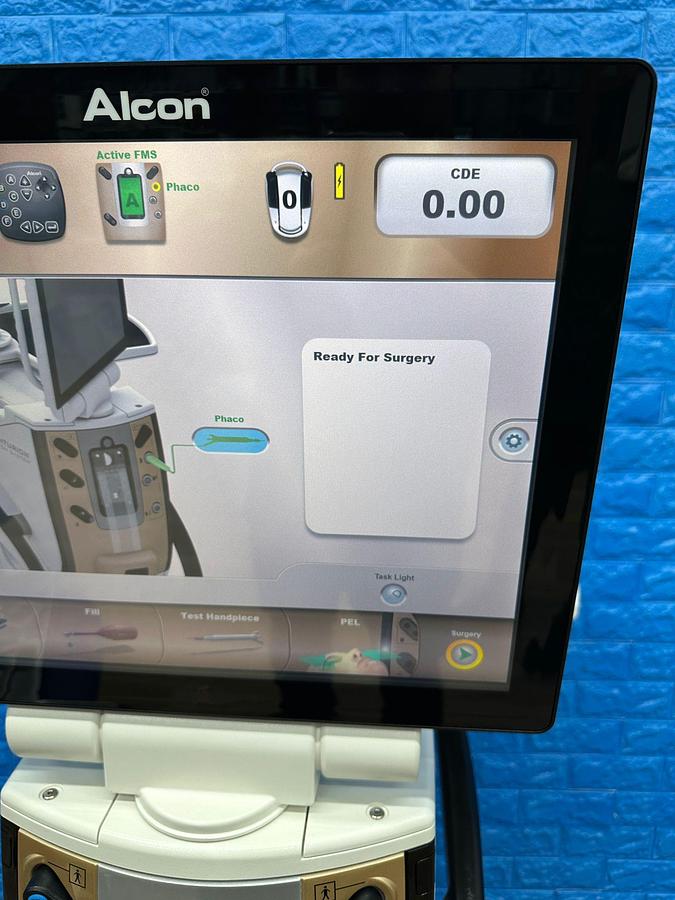 Used ALCON Centurion Phaco Machine, YOM: 2016 Phacoemulsifier