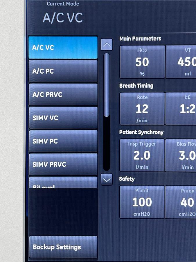 Used GE Carescape R-860 Ventilator YOM: 2020.