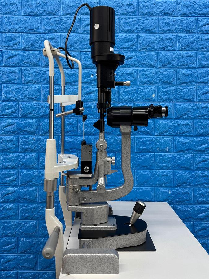 Used  Haag Streits Slit Lamp BM 900 REF: 7200013 YOM: 2010