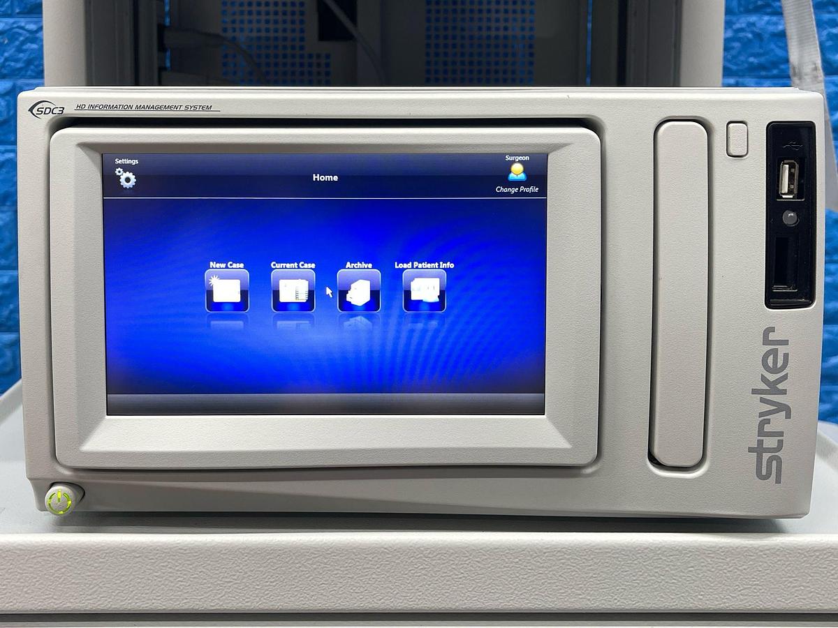 Used Stryker 1688 4K Tower  Lcd Monitor 4k 32” YOM: 2021