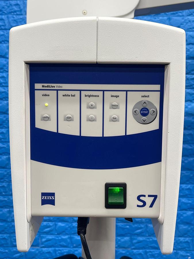 Used ZEISS S7 OPMI Movena Microscope YOM: 2009