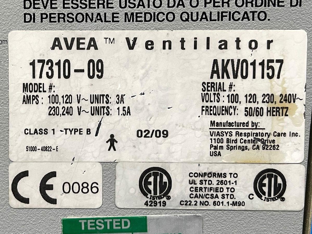 Used AVEA Carefusion Vaisys Ventilator