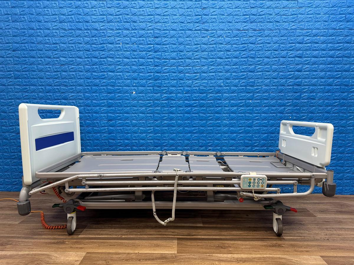 Used Huntleigh / Arjo Enterprise 5000 Bed YOM: 2009 