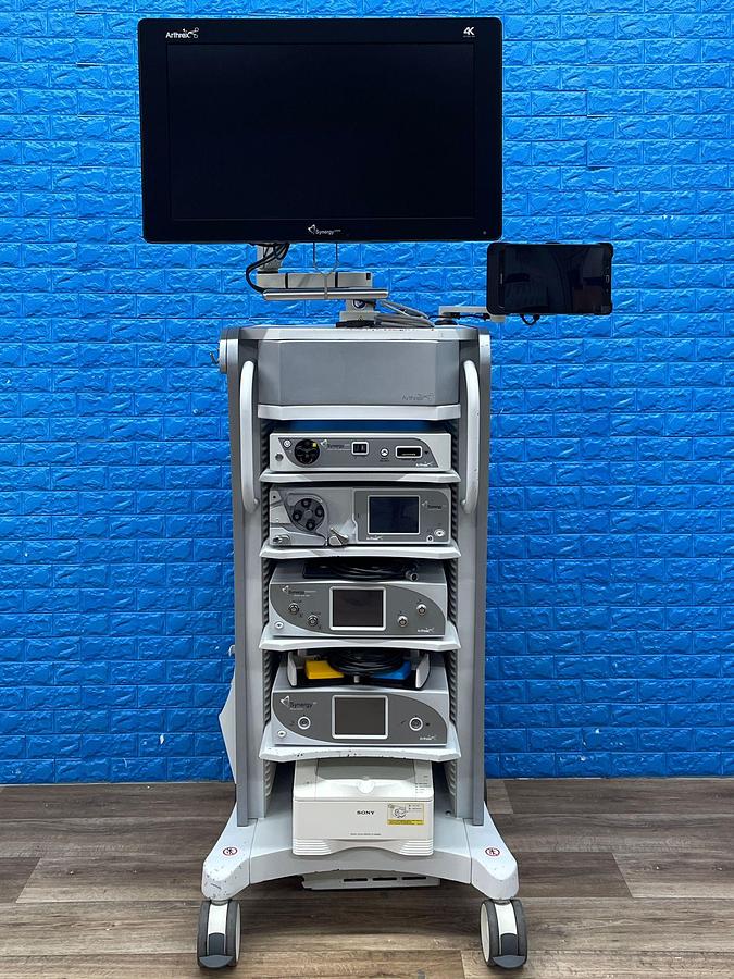 Used ARTHREX Synergy UHD4 4K Tower LED 4K Monitor 32 inch YOM: 2018
