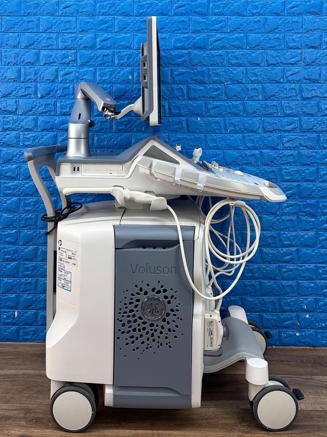 Used GE Voluson E8 Ultrasound YOM: 2019  Probes  - C1-6-D YOM: 2019 - C2-9-D YOM: 2014 - IC5-9-D 